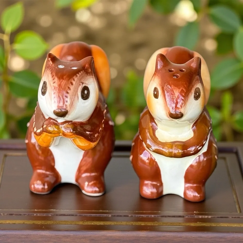 Bico Vintage Ceramic Squirrel Salt & Pepper Shaker Set Brown Woodland 2pc